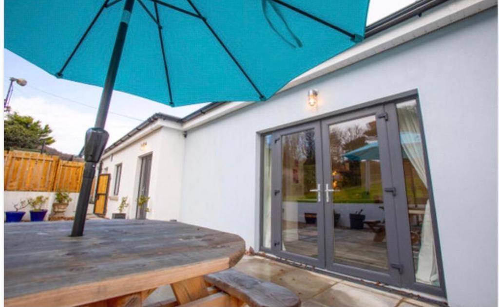 Josies Place At Waters Edge Self Catering Apartment Glenarm Exterior photo